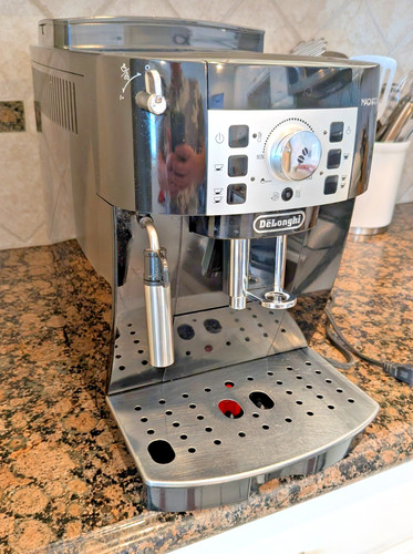 Delonghi magnifica - delonghi,